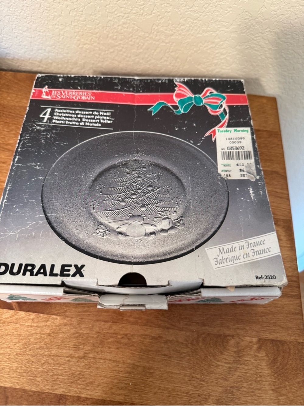 NEW 4 Duralex Glass Noel Christmas Tree Plates 8"
Luncheon Dessert Salad VTG
Box